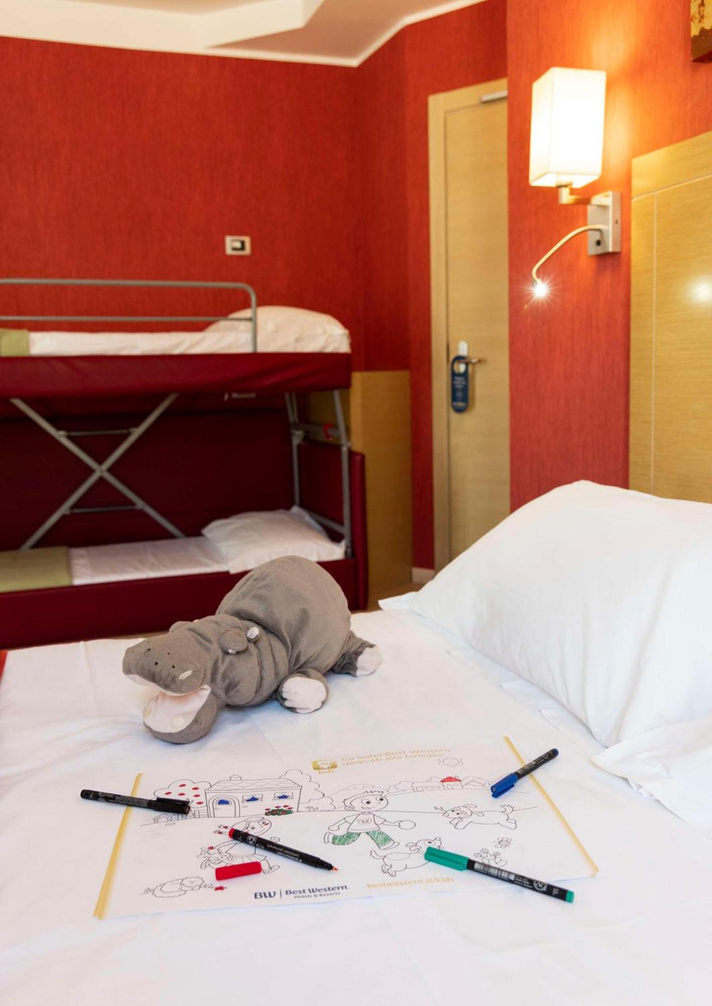 Best Western Porto Antico Генуа Екстериор снимка