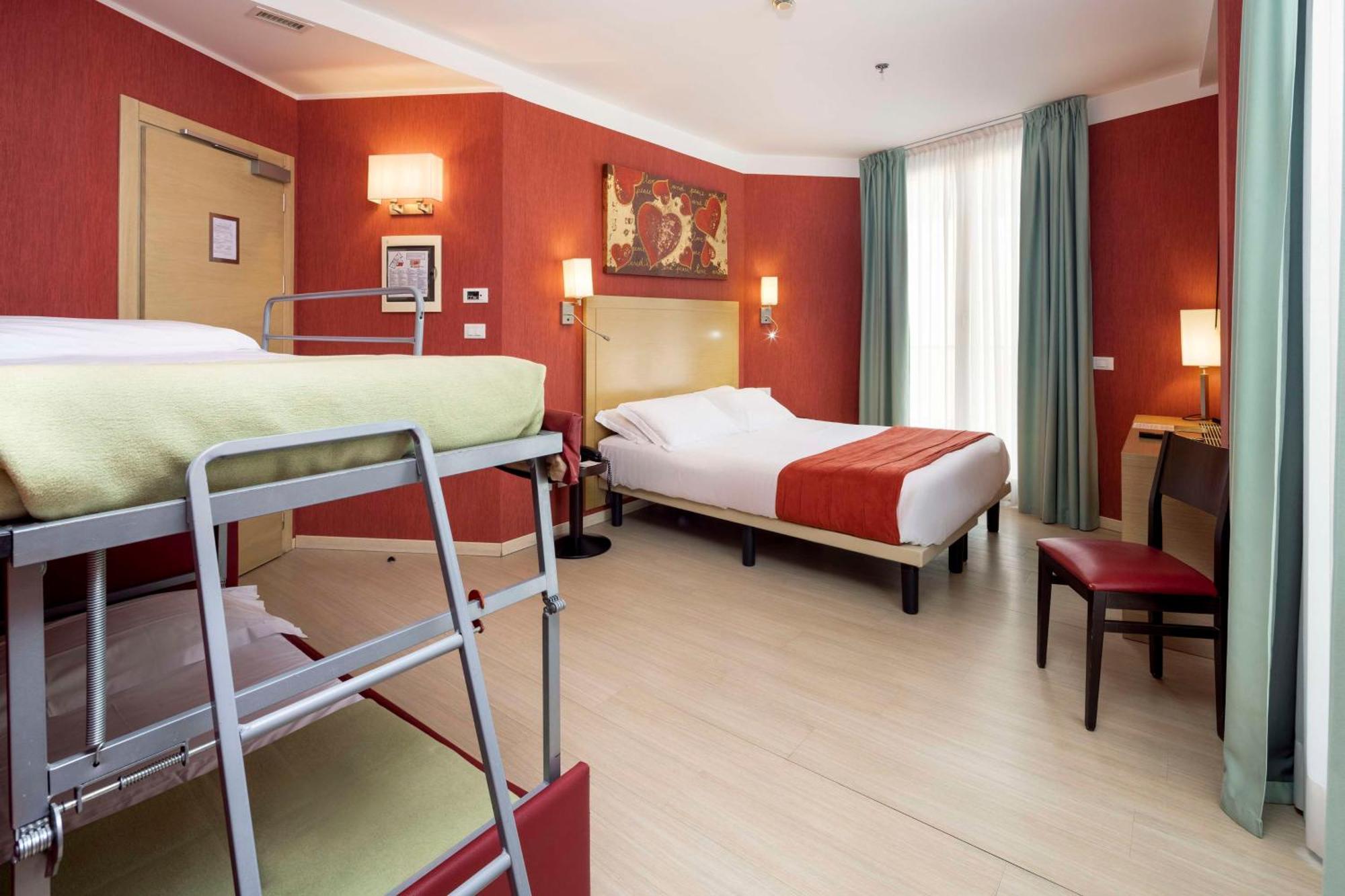 Best Western Porto Antico Генуа Екстериор снимка